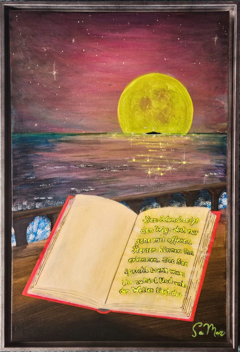 Das Logbuch Offenes Buch mit Text vor einem leuchtenden Vollmond über dem Wasser von Samar.